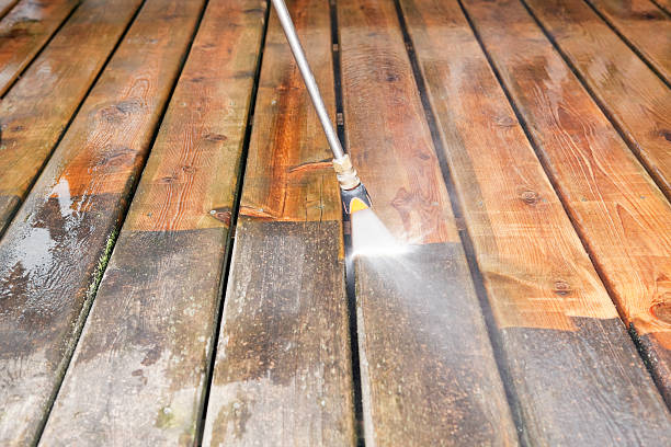 Pressure Washing Contractors in Center Hill, FL